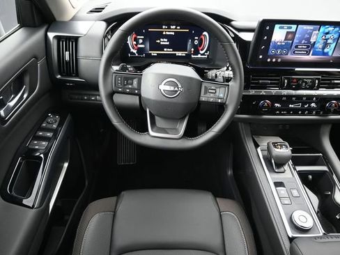 New 2026 Nissan Pathfinder SL w/ SL Premium Package image 12