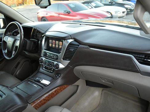 Used 2015 Chevrolet Suburban LTZ image 13