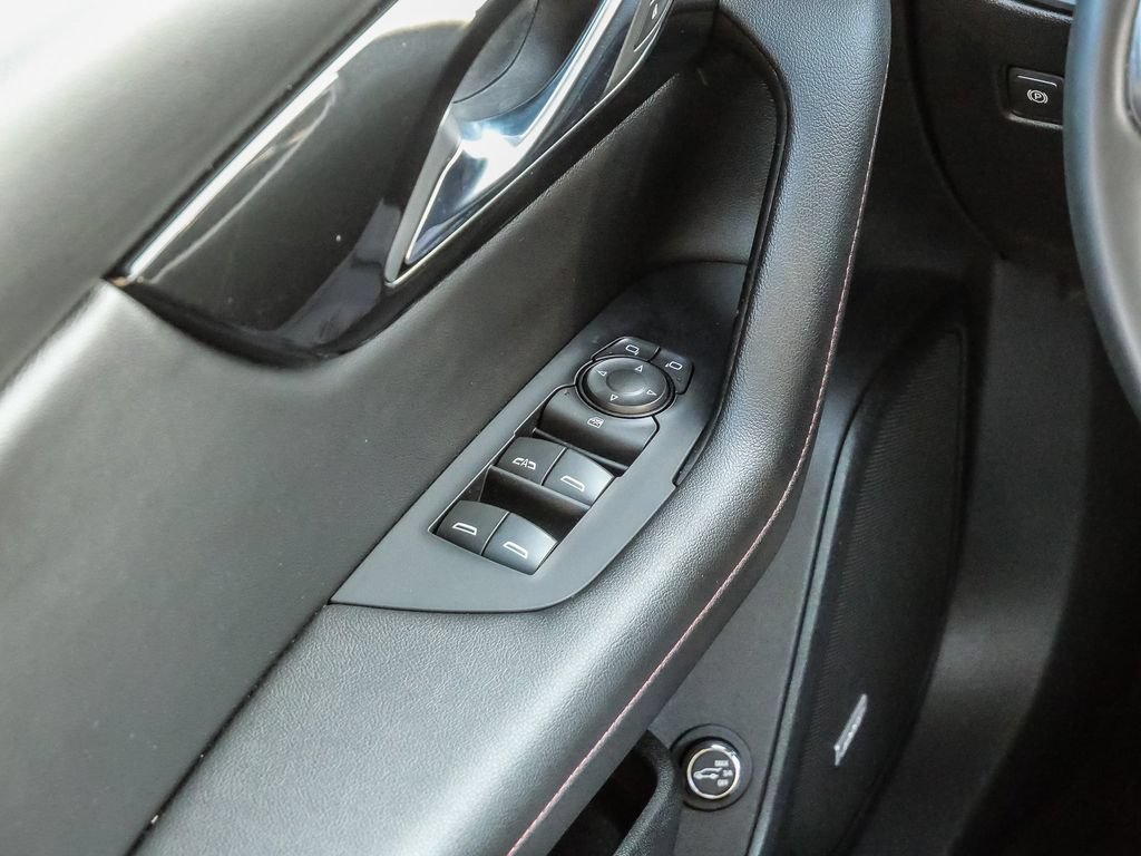 Used 2025 Chevrolet Blazer RS FWD image 31