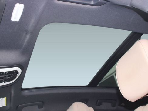 Used 2022 Porsche Macan S image 16