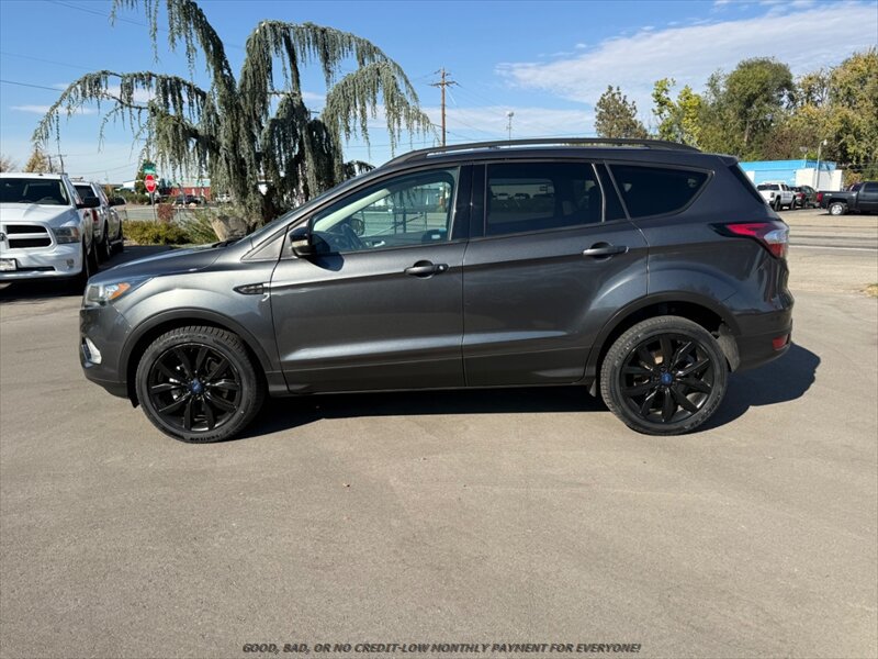 Used 2017 Ford Escape Titanium AWD/4WD image 4