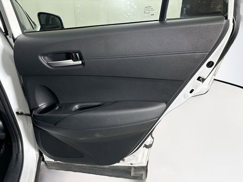 Used 2023 Toyota Corolla Cross XLE w/ Convenience Package image 30