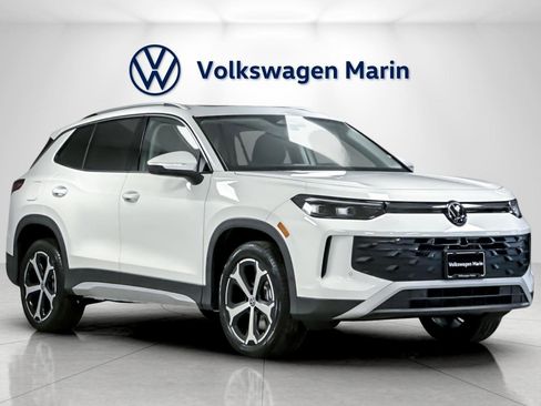 New 2026 Volkswagen Tiguan SE image 7