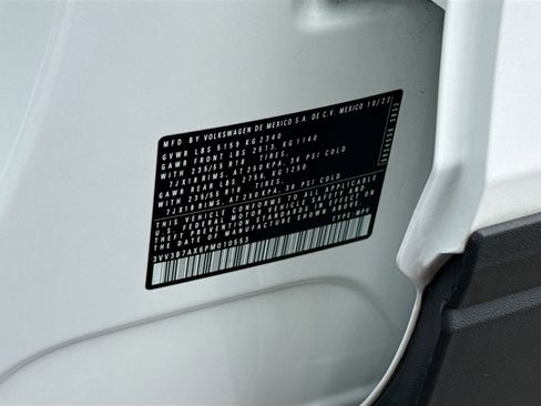 Used 2023 Volkswagen Tiguan SE image 42