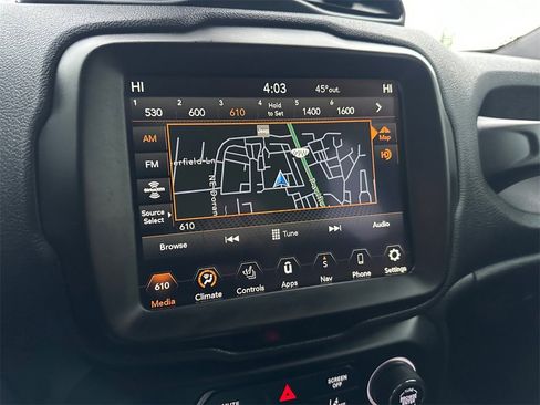 Certified 2023 Jeep Renegade Latitude w/ Premium Group image 22