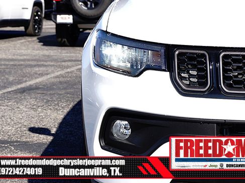 New 2026 Jeep Compass Latitude image 43