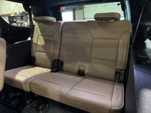 Used 2021 Chevrolet Tahoe Premier w/ Premium Package image 34