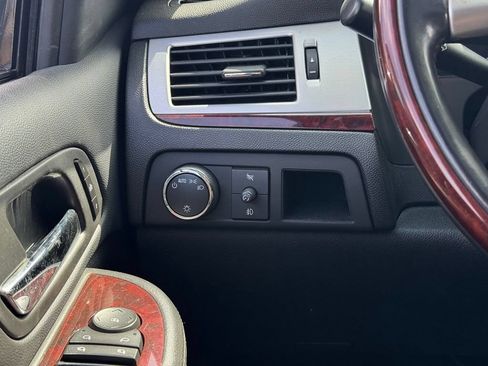 Used 2008 Cadillac Escalade EXT AWD/4WD image 34