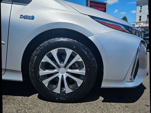 Used 2021 Toyota Prius Prime XLE w/ Carpet Mat Package (TMS) FWD image 38