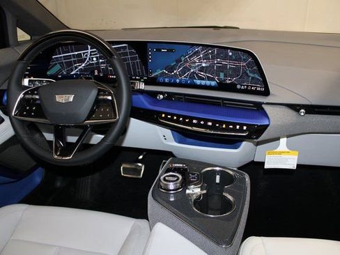 New 2026 Cadillac Optiq Luxury 1 image 14