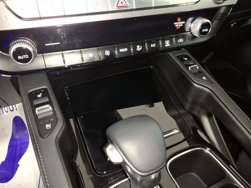 Used 2024 Kia Telluride EX w/ EX Captain's Chair Package AWD/4WD image 25