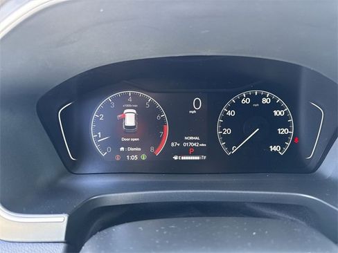 Used 2023 Honda Pilot Sport image 15