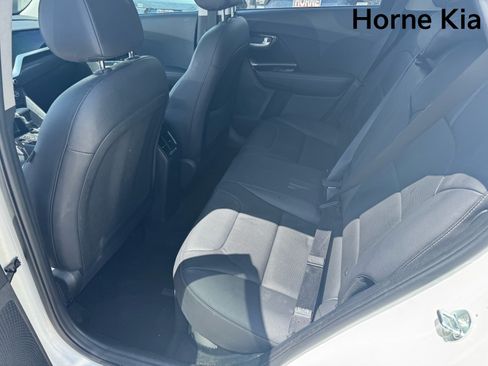 Used 2022 Kia Niro EX Premium FWD image 12