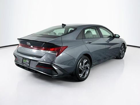 Used 2025 Hyundai Elantra Sport FWD image 9