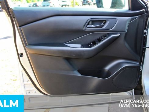Used 2024 Nissan Rogue S FWD image 37