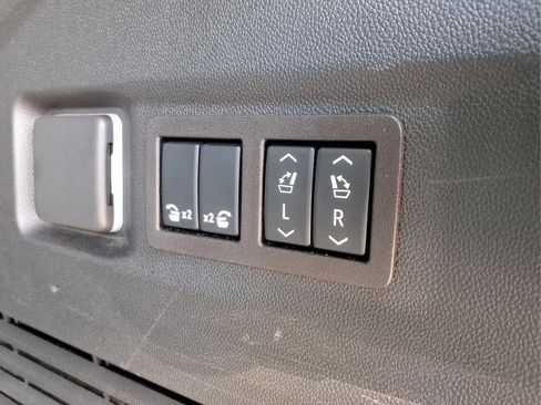 Certified 2024 GMC Yukon Denali AWD/4WD image 9