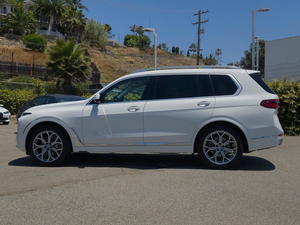 Used 2024 BMW X7 xDrive40i w/ Parking Assistance Package AWD/4WD image 24