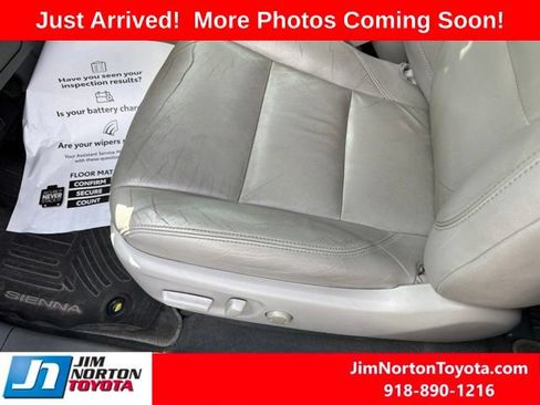 Used 2019 Toyota Sienna XLE Premium FWD image 9