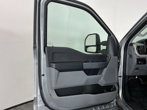 Used 2024 Ford F350 XLT AWD/4WD image 12