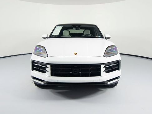 Certified 2026 Porsche Cayenne E-Hybrid Coupe AWD/4WD image 13