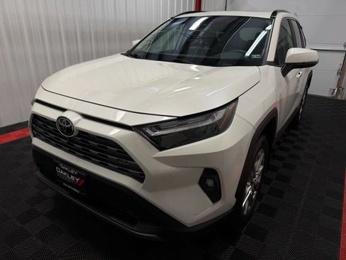 Used 2022 Toyota RAV4 Limited AWD/4WD image 10