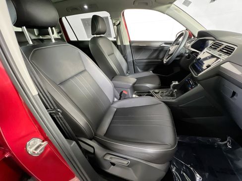 Used 2022 Volkswagen Tiguan SE AWD/4WD image 27