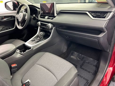 Used 2025 Toyota RAV4 XLE image 46