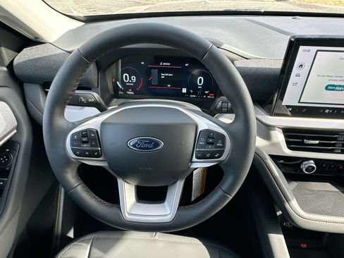 New 2026 Ford Explorer Active w/ Active Comfort Package image 17