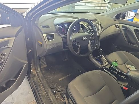 Used 2015 Hyundai Elantra SE w/ Option Group 02 FWD image 6