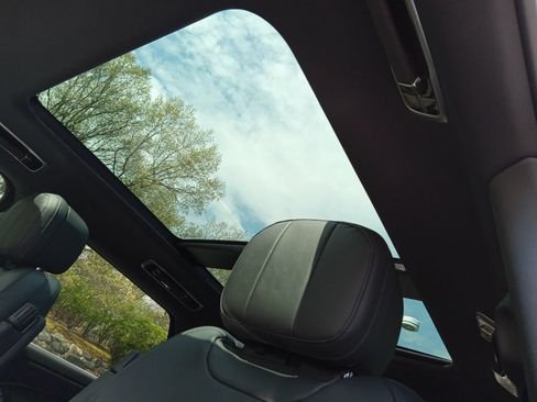 Used 2023 Land Rover Range Rover Sport SE AWD/4WD image 11