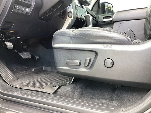 Used 2021 Toyota Tundra SR5 w/ SR5 Leather Package image 10