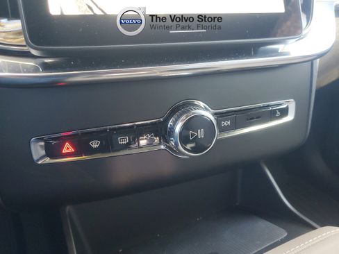 Used 2026 Volvo XC90 B6 Plus w/ Protection Package Premier AWD/4WD image 23