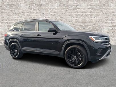 Used 2023 Volkswagen Atlas SE w/ Black Wheel Package