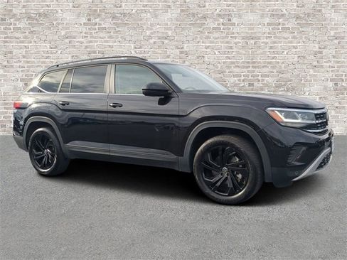 Used 2023 Volkswagen Atlas SE w/ Black Wheel Package image 1