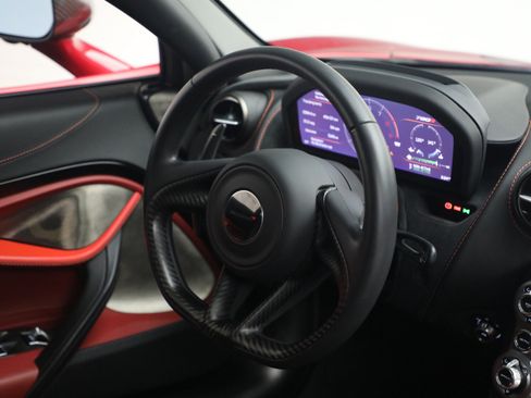 Used 2019 McLaren 720S Performance RWD image 26