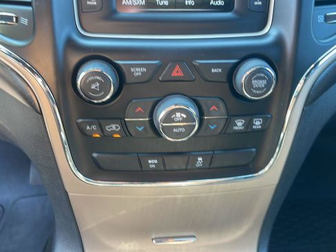 Used 2015 Jeep Grand Cherokee Laredo w/ Quick Order Package 23E RWD image 24