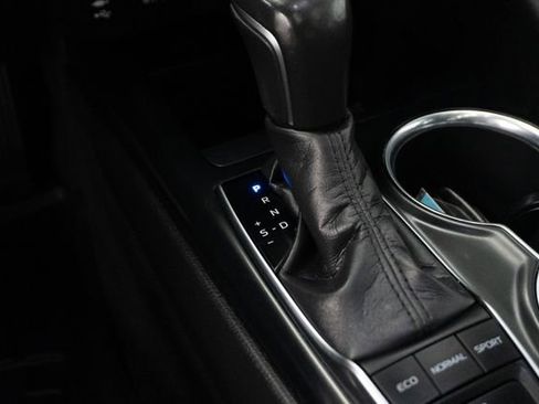 Used 2019 Toyota Camry XSE FWD image 11