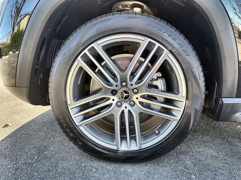 Used 2024 Mercedes-Benz GLS 450 4MATIC image 19