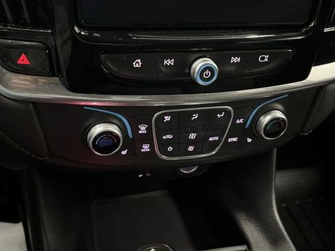 Used 2019 Chevrolet Traverse LT AWD/4WD image 18
