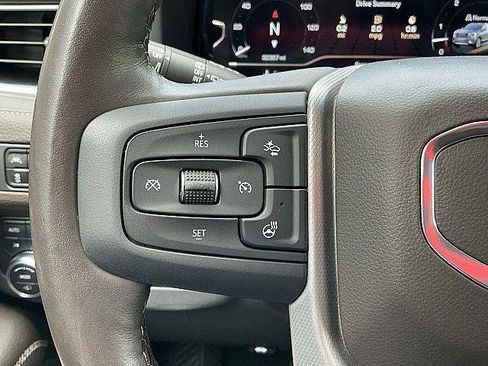 Used 2022 GMC Yukon Denali w/ Denali Premium Package AWD/4WD image 30