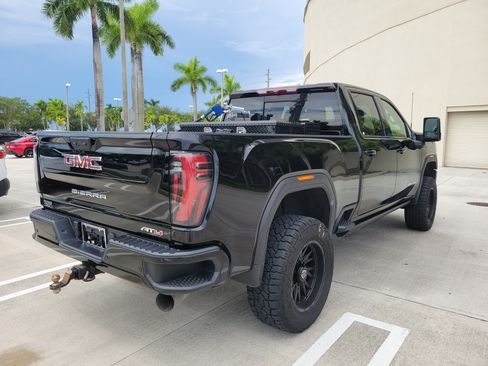 Used 2024 GMC Sierra 3500 AT4 w/ AT4 Preferred Package AWD/4WD image 8