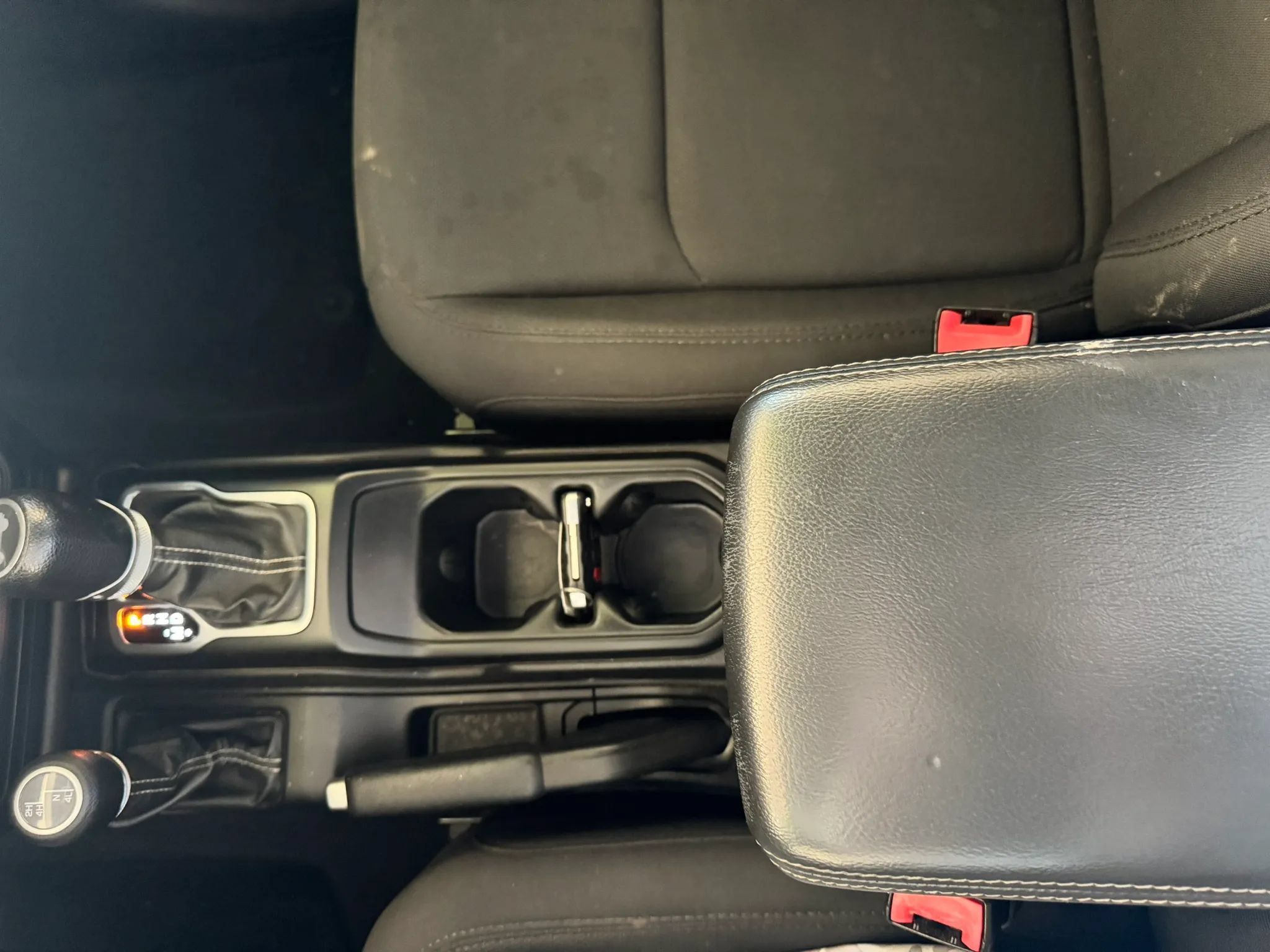 Used 2020 Jeep Wrangler Unlimited Sahara AWD/4WD image 15