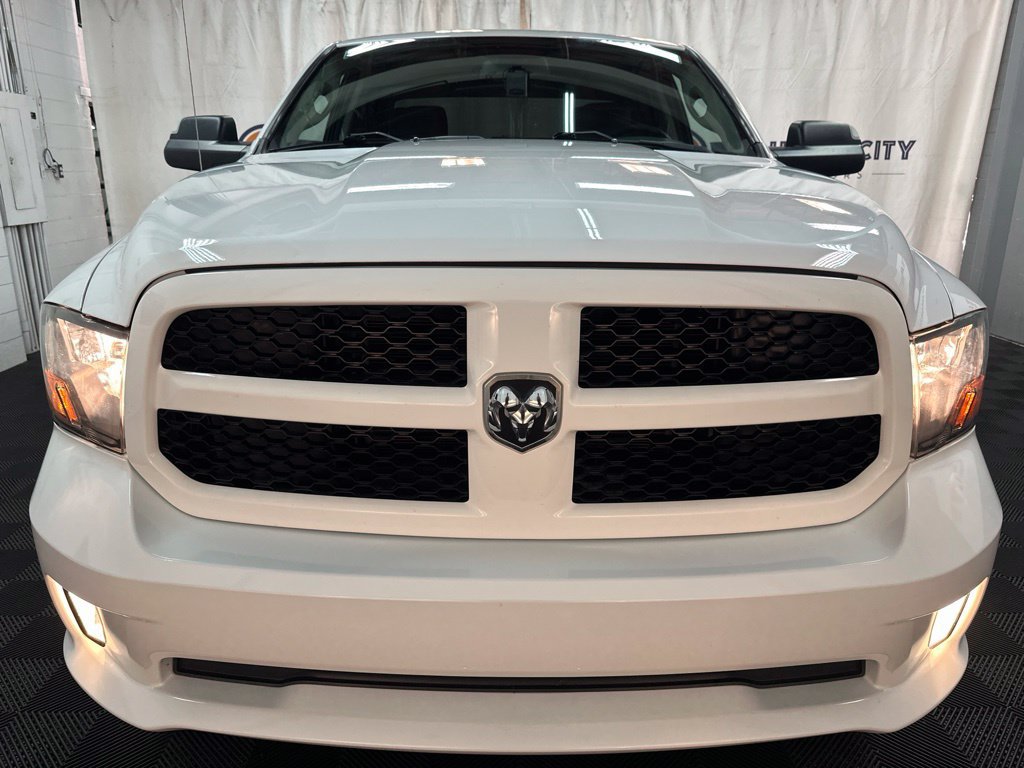 Used 2019 RAM 1500 Express AWD/4WD image 3