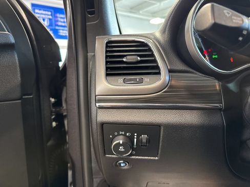 Used 2019 Jeep Grand Cherokee Limited w/ Luxury Group II AWD/4WD image 21