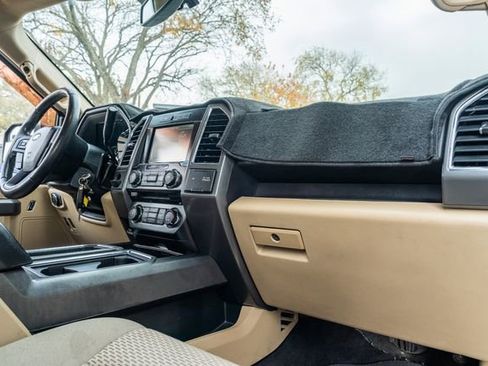 Used 2015 Ford F150 XLT w/ Equipment Group 302A Luxury image 46