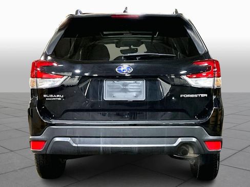 Used 2021 Subaru Forester Premium image 4
