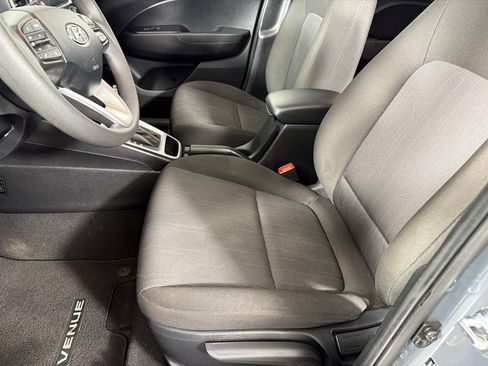 Used 2026 Hyundai Venue SE FWD image 11