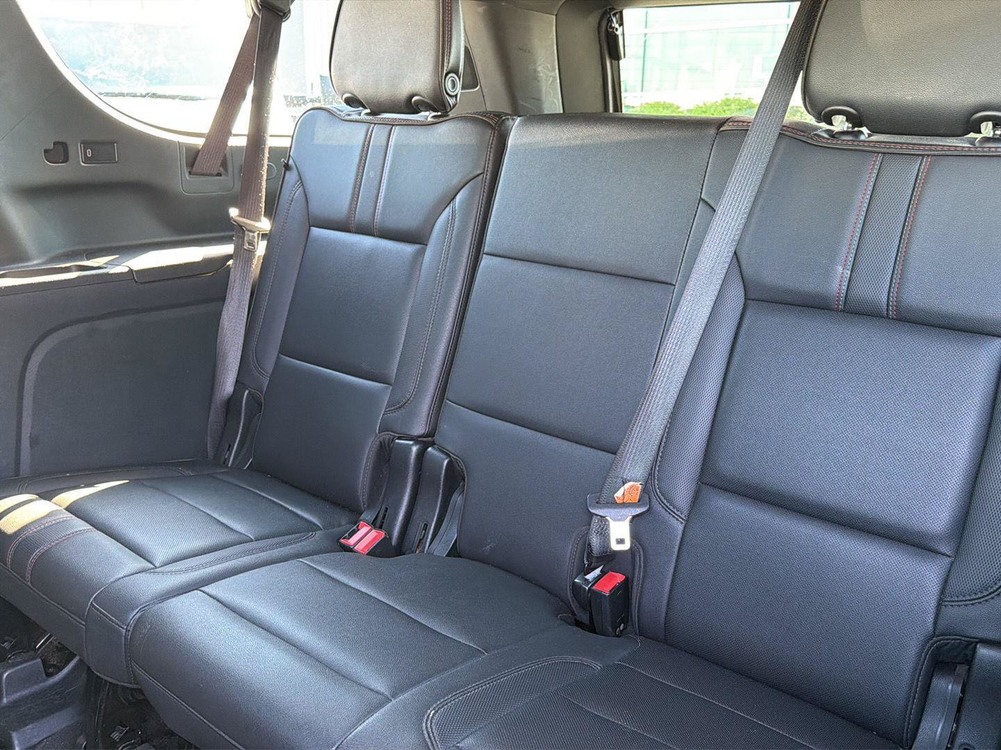 Used 2021 Chevrolet Suburban RST w/ Luxury Package RWD image 13