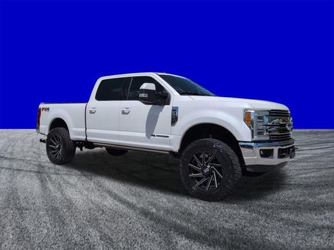 Used 2019 Ford F250 Lariat w/ Lariat Ultimate Package image 2