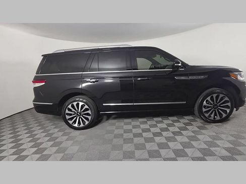 Used 2024 Lincoln Navigator Reserve AWD/4WD image 37